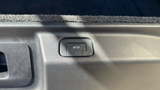 Land Rover Range Rover 3.0 D300 SE 4dr Auto Diesel Estate